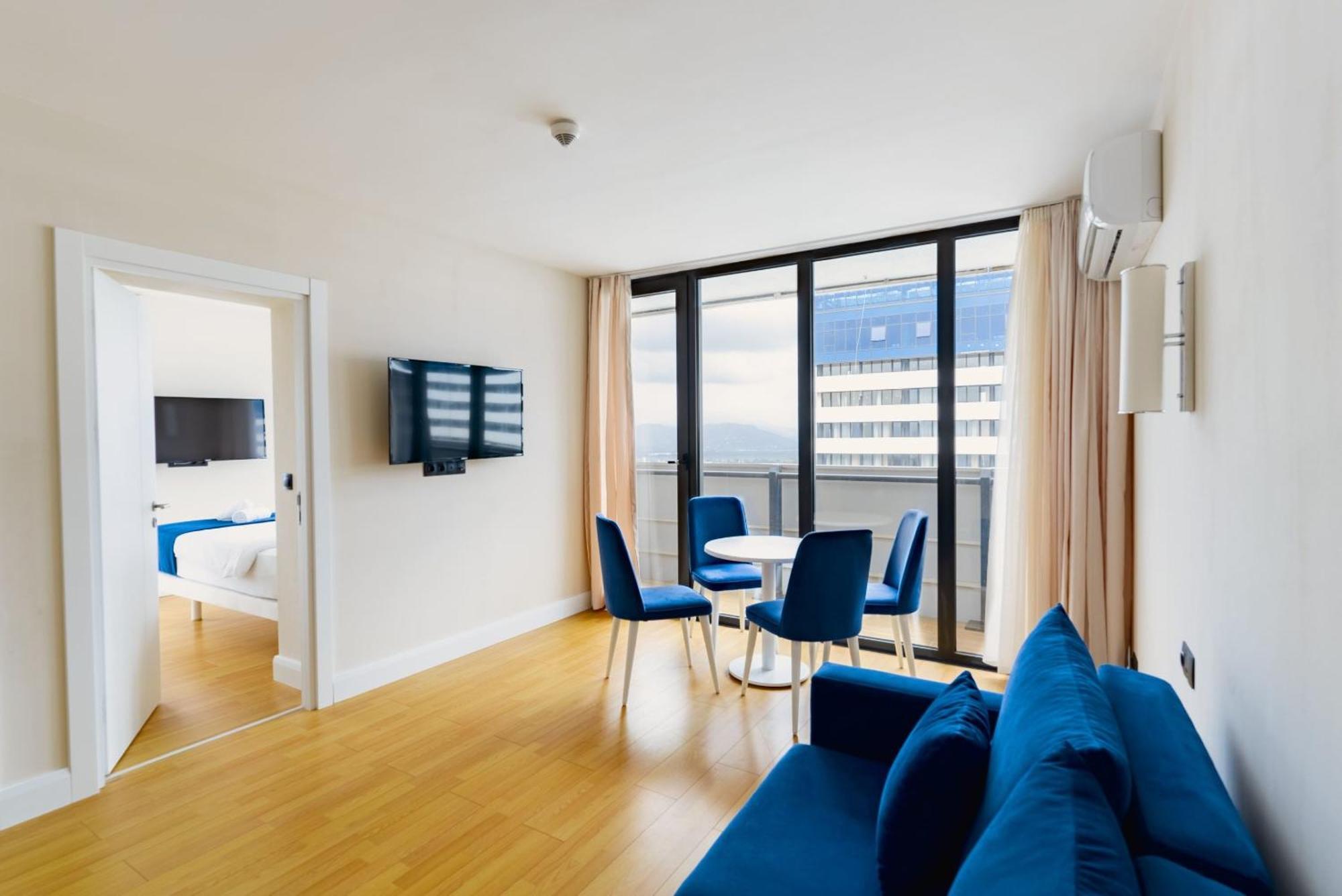 Relax And Unwind Premier Sea View Aparthotel In Батуми Екстериор снимка