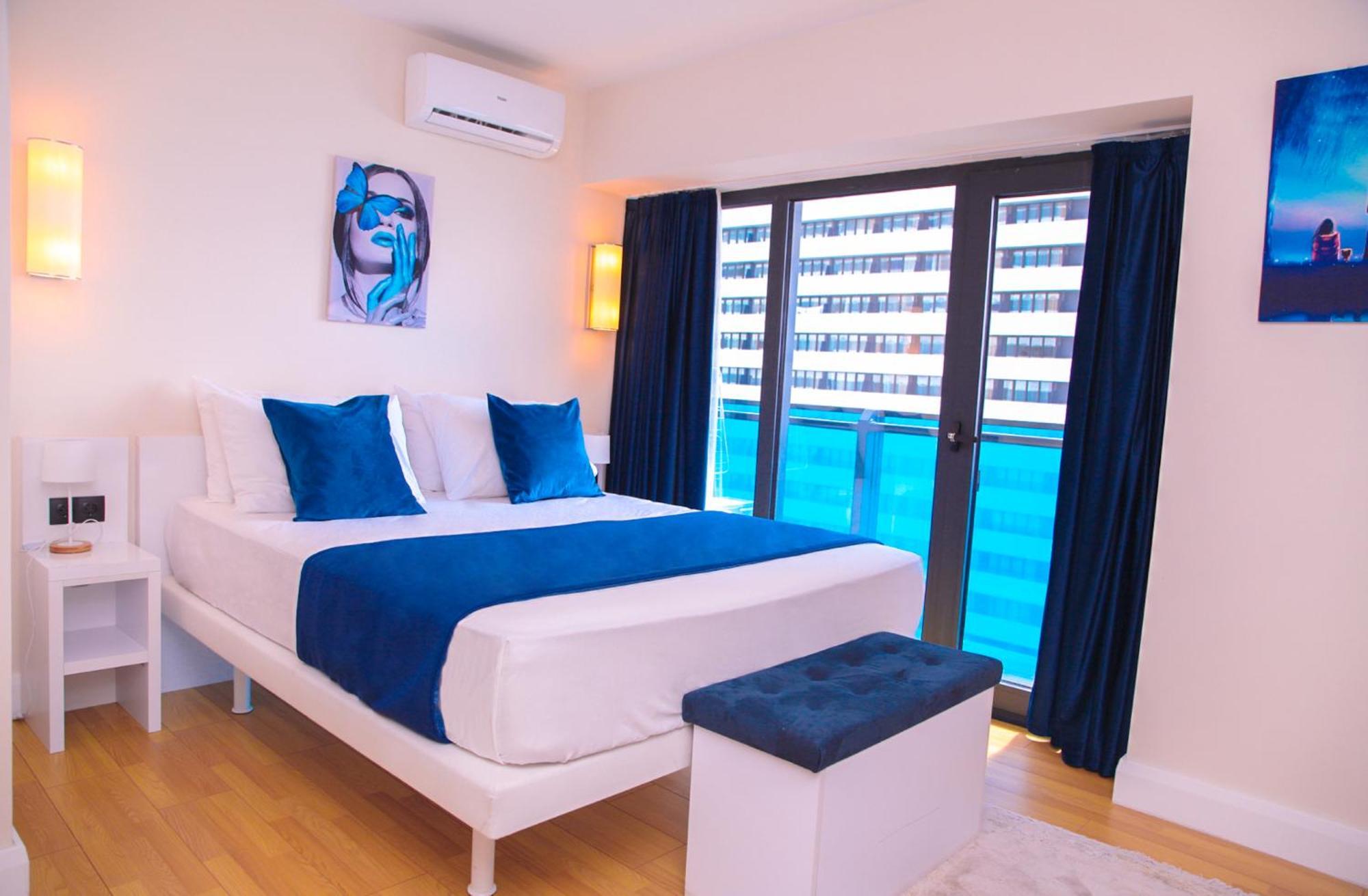 Relax And Unwind Premier Sea View Aparthotel In Батуми Екстериор снимка