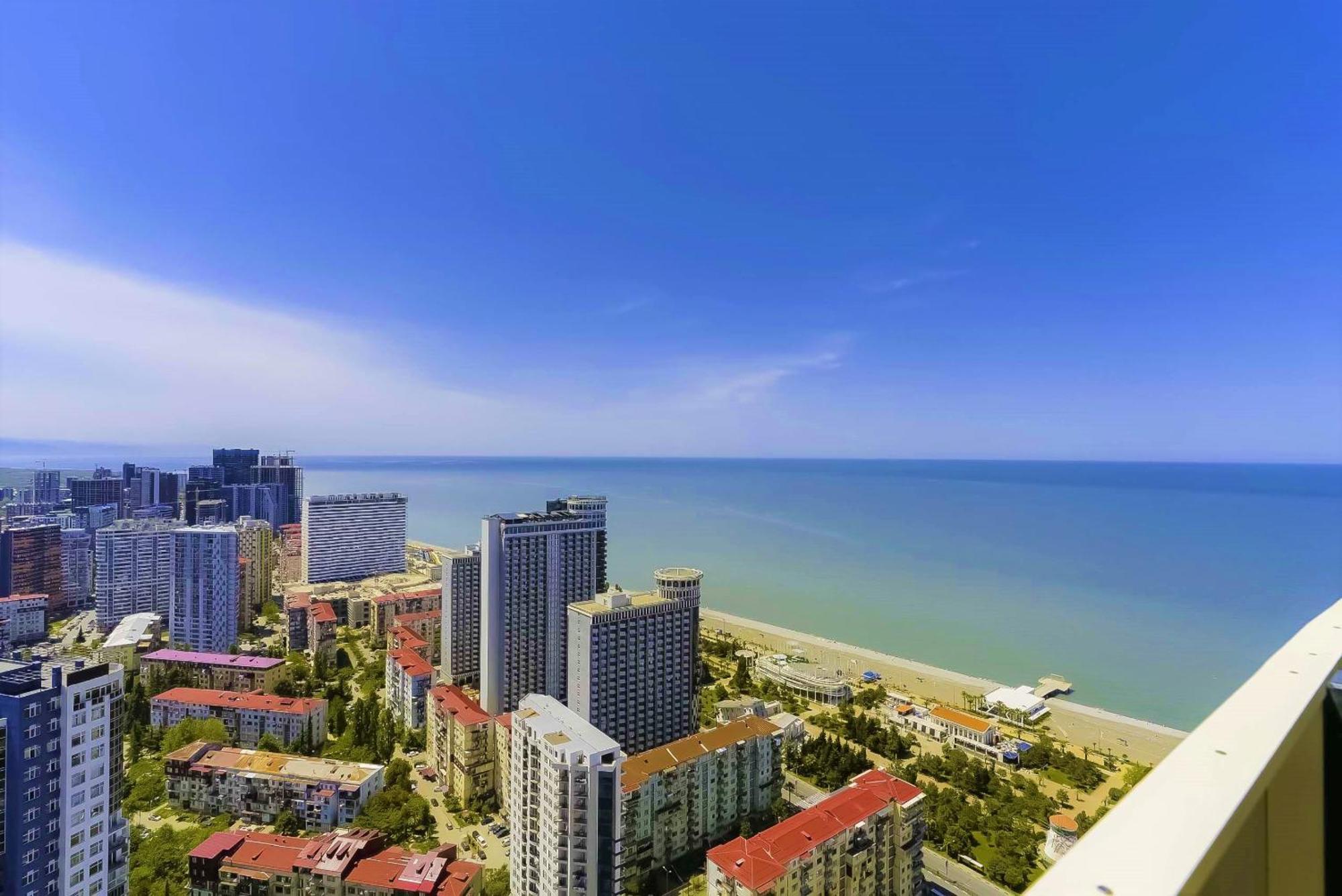 Relax And Unwind Premier Sea View Aparthotel In Батуми Екстериор снимка