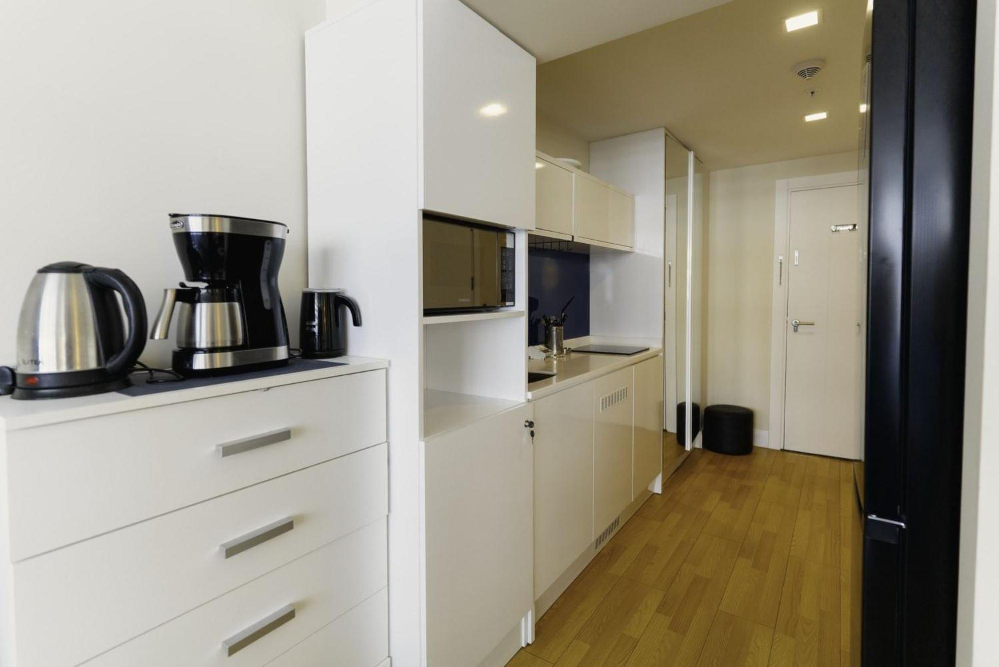 Relax And Unwind Premier Sea View Aparthotel In Батуми Екстериор снимка