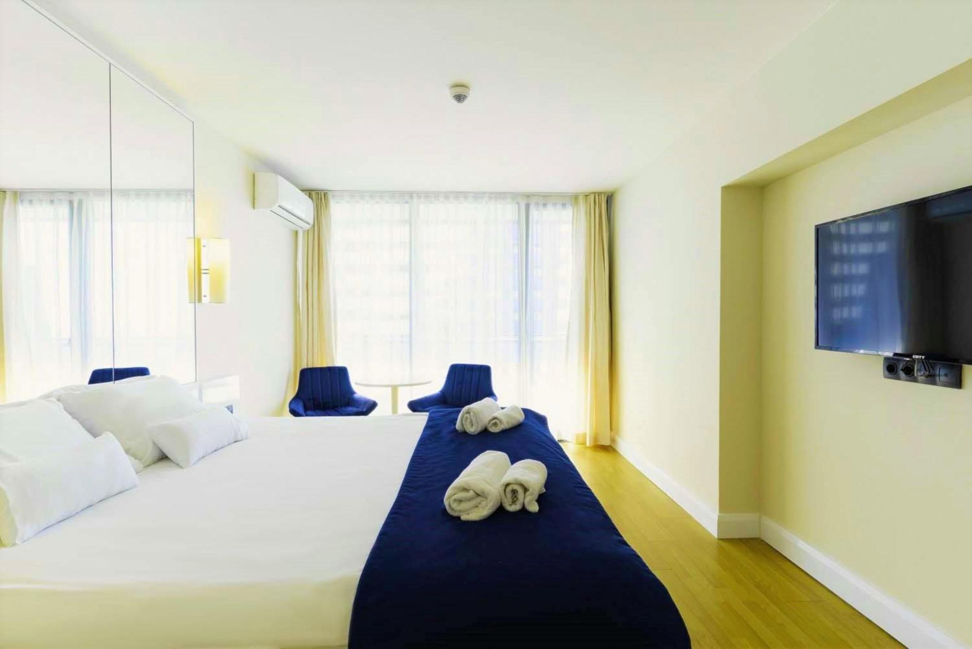 Relax And Unwind Premier Sea View Aparthotel In Батуми Екстериор снимка